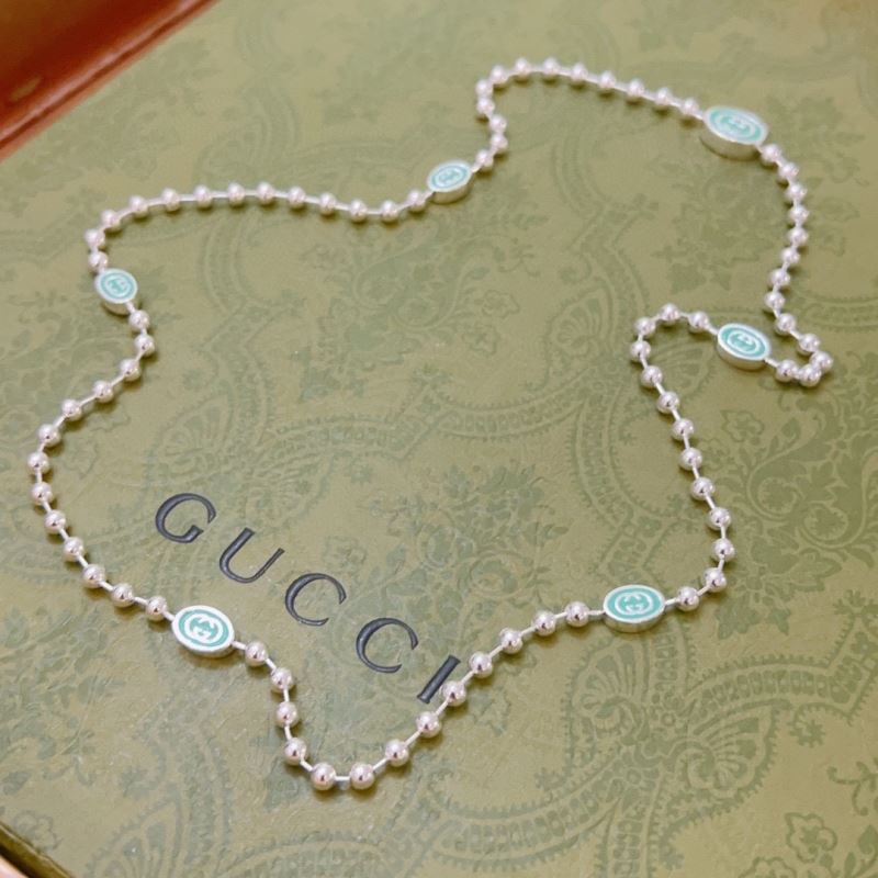 G*u*i necklaces